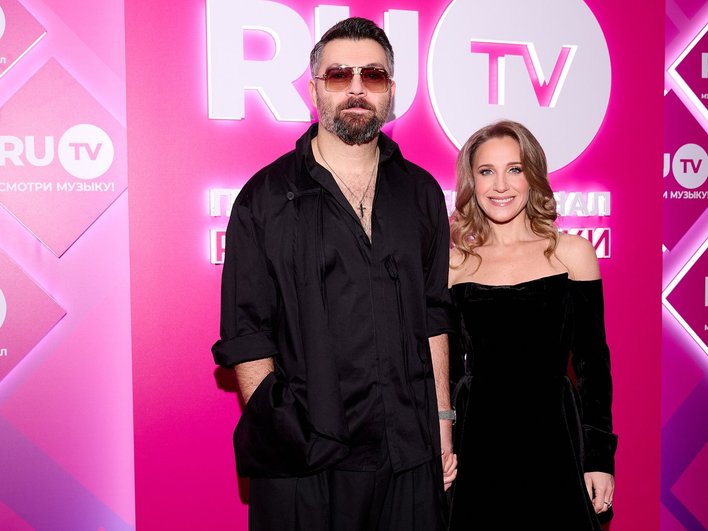 Алексей Чумаков и Юлия Ковальчук на Pre-Party премии RU.TV, фото: пресс-служба Алексей Чумаков и Юлия Ковальчук на Pre-Party премии RU.TV, фото: пресс-служба