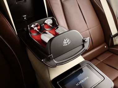 slide image for gallery: 25337 | Mercedes-Maybach