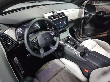 slide image for gallery: 23789 | DS 7 Crossback