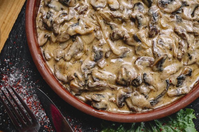 Грибной соус, шампиньоны, шампиньоны со сливками, жульен