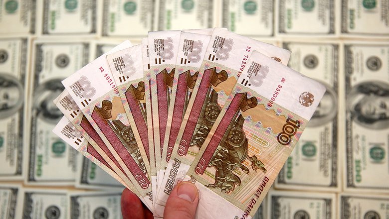 В апреле рубль может побить годовой рекорд падения0