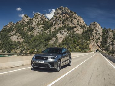 slide image for gallery: 24550 | Range Rover Velar SVAutobiography Dynamic внешность