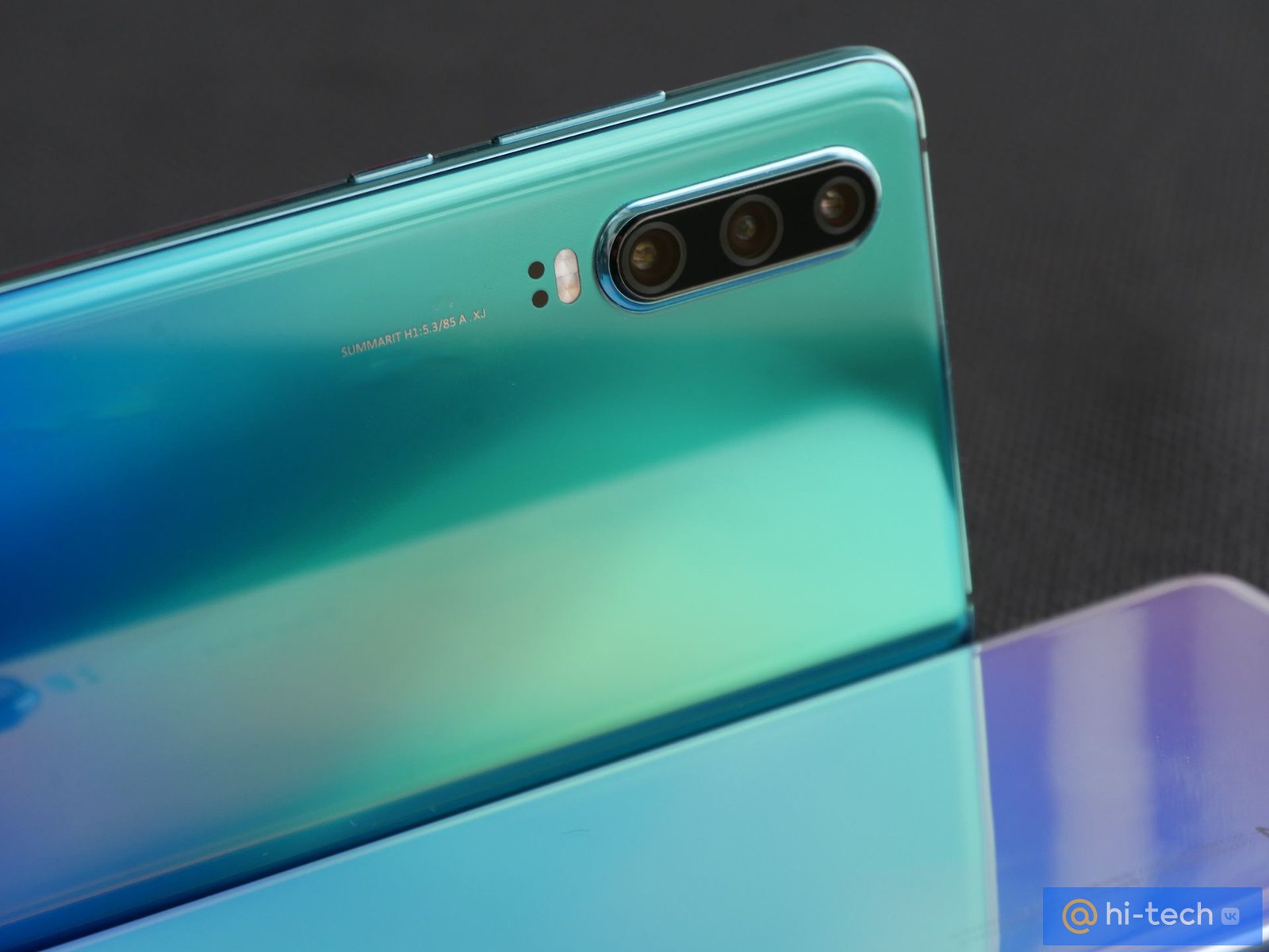 Официально: Huawei P30 Pro — первый в мире смартфон с 10- и 50-кратным  зумом и перископической камерой - Hi-Tech Mail.ru