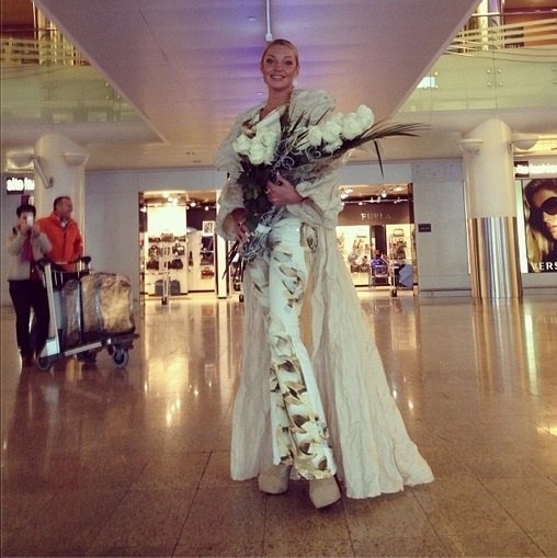 Анастасия Волочкова в аэропорту