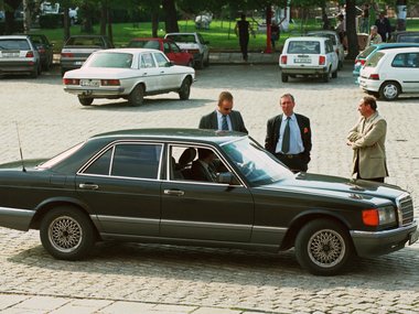 Slide image for gallery: 12689 | Mercedes-Benz W126, фото: legion-media.ru