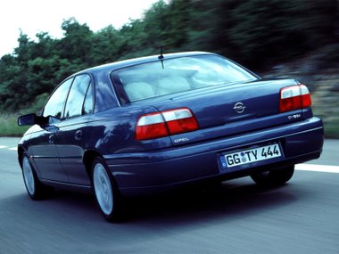 slide image for gallery: 27536 | Opel Omega B