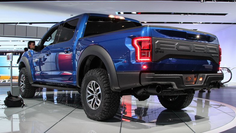 slide image for gallery: 19753 | Ford F-150 Raptor