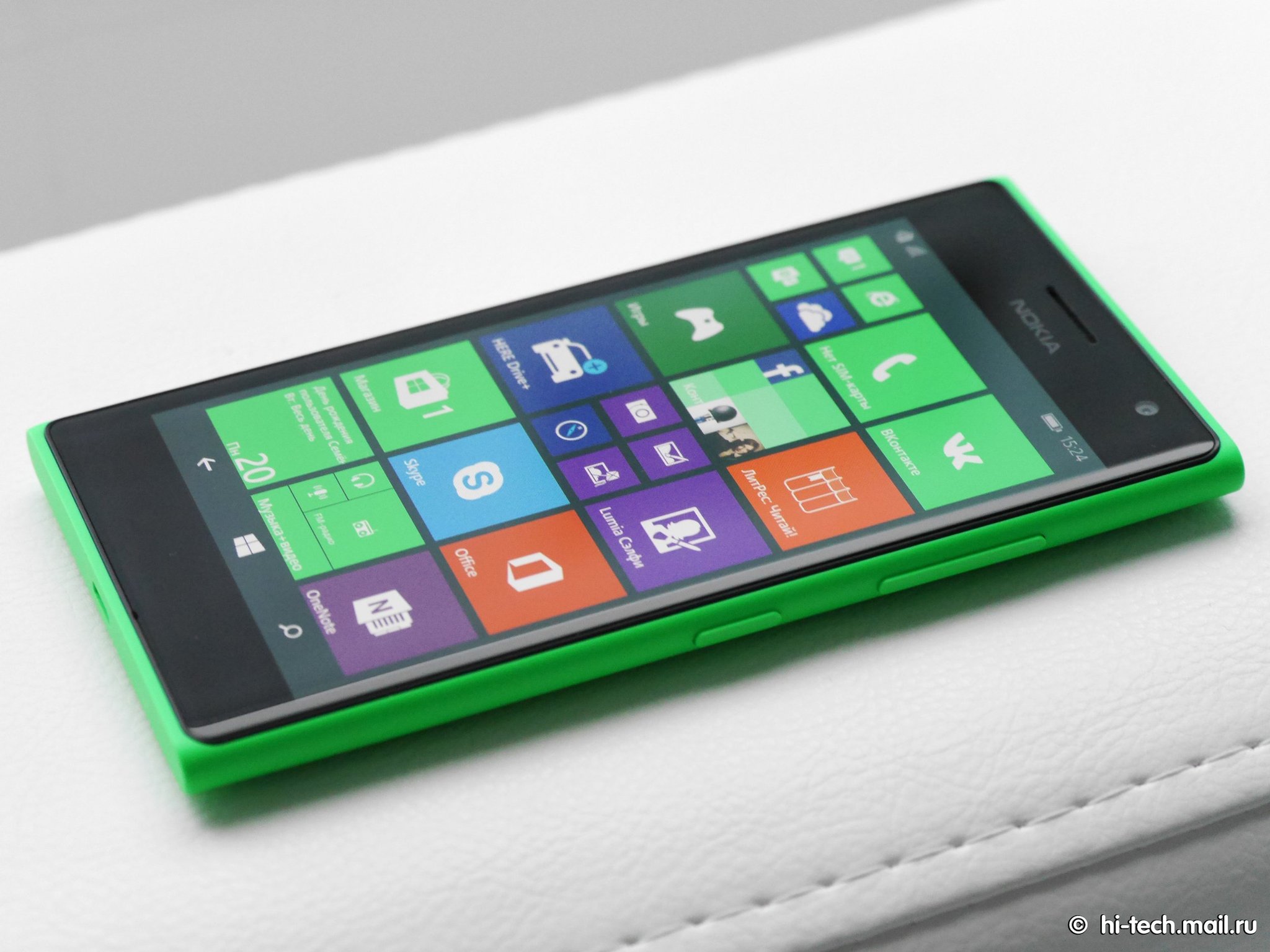 Обзор Nokia Lumia 735: недорогой смартфон с беспроводной зарядкой - Hi-Tech  Mail.ru