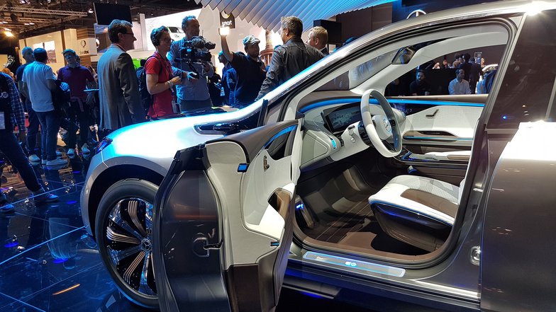 slide image for gallery: 23045 | Mercedes-Benz Generation EQ