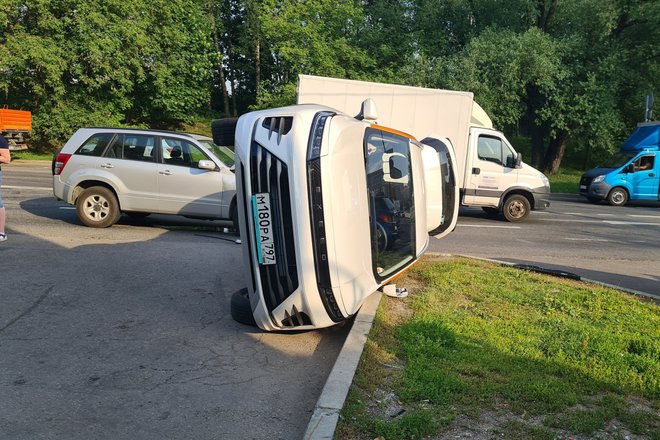 Авария, дтп, перевернутое авто Авария, дтп, перевернутое авто