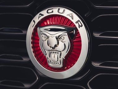 slide image for gallery: 25747 | Jaguar F-Type
