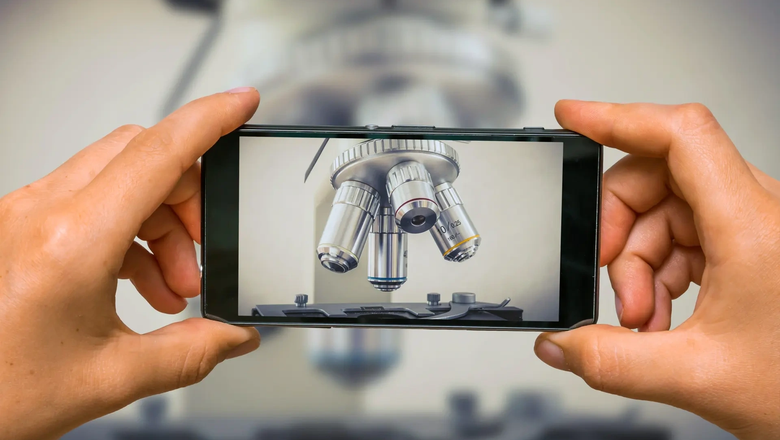 Разработка ученых превратит современные смартфоны в микроскопы. Фото: Depositphotos