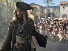 Джонни Депп в фильме «Пираты Карибского моря: Мертвецы не рассказывают сказки»