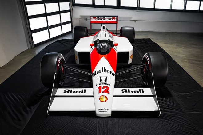 Копия автомобиля McLaren MP4 Формула-1 в масштабе 1:1