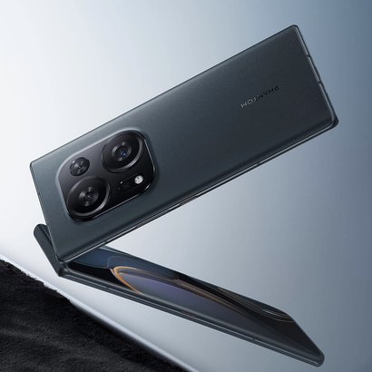 Смартфон поставляется в двух цветах: черном и сером. Фото: Tecno