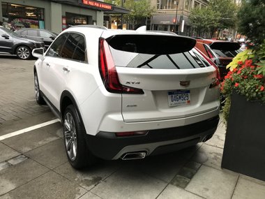 slide image for gallery: 23749 | Cadillac XT4