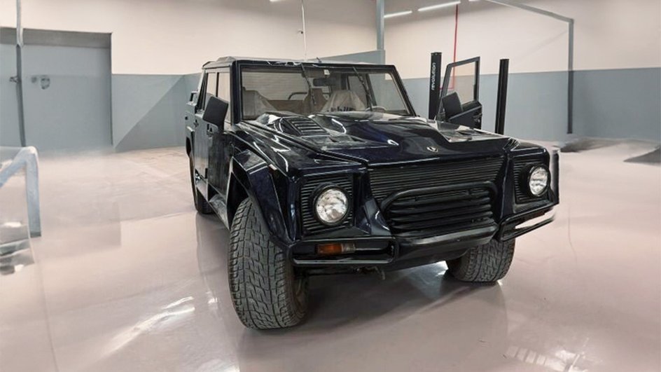 Lamborghini LM002