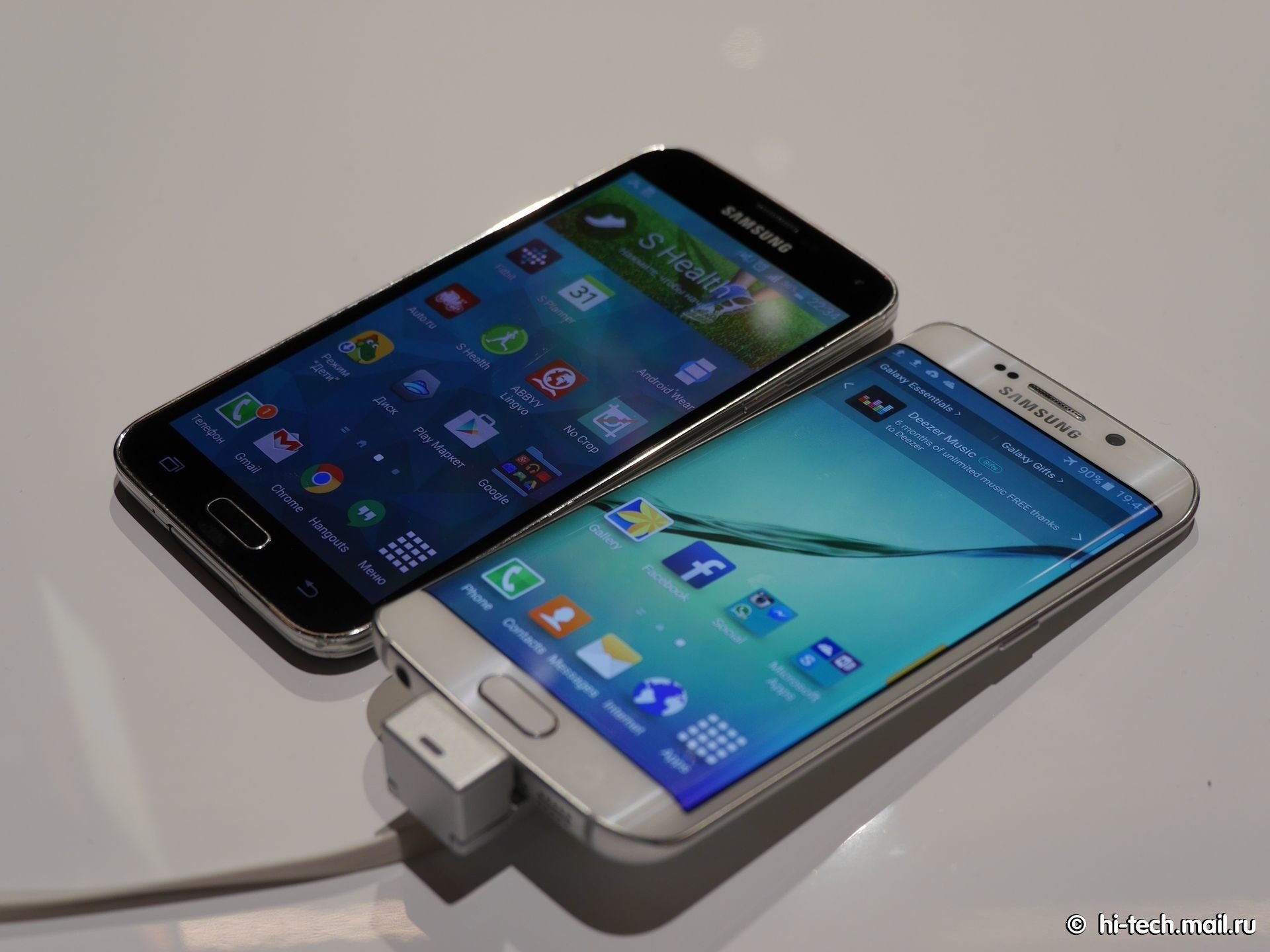 Samsung GALAXY S6 edge на MWC 2105: топовый смартфон с необычным экраном -  Hi-Tech Mail.ru