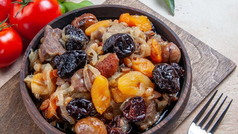 Бигос, тушеная капуста с мясом Бигос, тушеная капуста с мясом