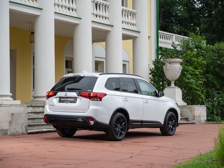 slide image for gallery: 26468 | Mitsubishi Outlander