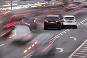 Автомобильная пробка из-за столкновения двух автомобилей на улице Новая Башиловка