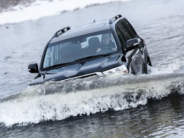 slide image for gallery: 18959 | Land Cruiser 200