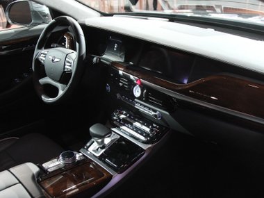 slide image for gallery: 19755 | Hyundai Genesis G90