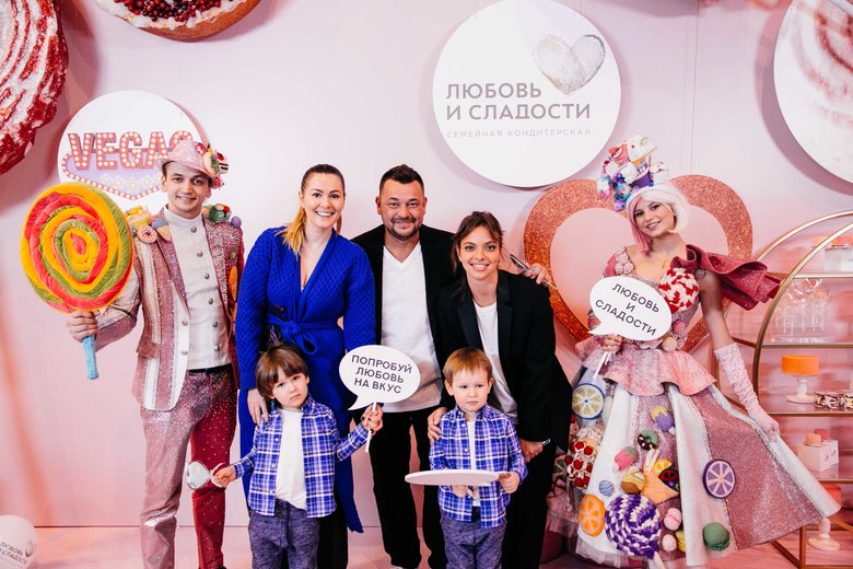 Мария Кожевникова с детьми, Сергей Жуков и Регина Бурд