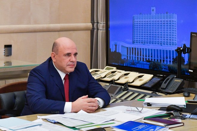 Мишустин поручил министрам круглосуточно быть на связи