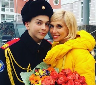 Женихи подрастают: как выглядят сыновья-подростки российских звезд