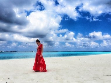Slide image for gallery: 5090 | Комментарий «Леди Mail.Ru»: Певица мечтала о том, чтобы побывать на Мальдивах. Теперь ее мечта сбылась