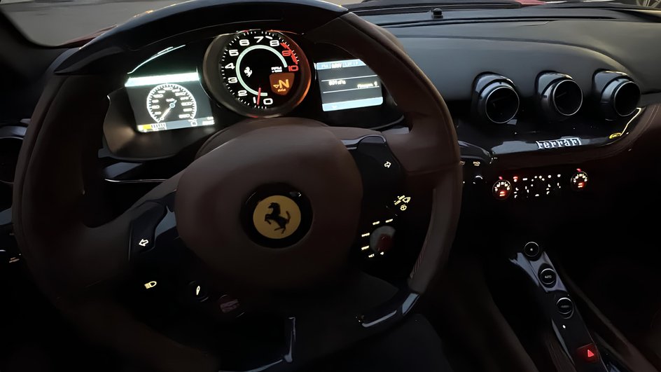 Муж Инстасамки часто выкладывает фотографии своей машины – Ferrari F12 berlinetta 2013 года Муж Инстасамки часто выкладывает фотографии своей машины – Ferrari F12 berlinetta 2013 года