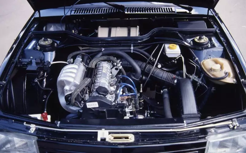 Под капотом «Юрий Долгорукого» двигатель Renault F3R мощностью 112 л.с.