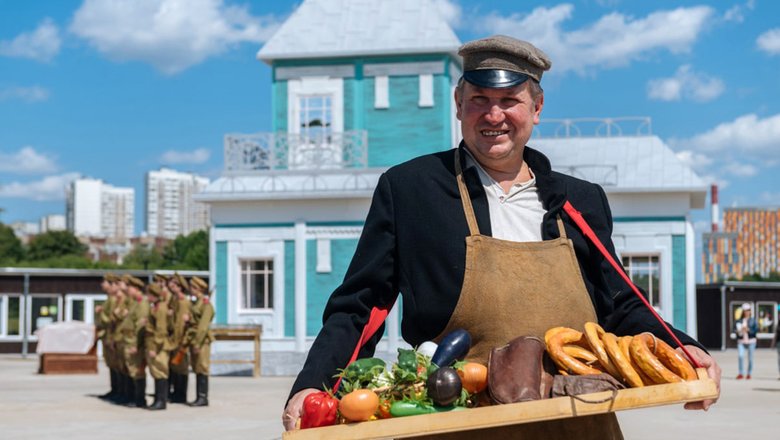 Посетитель фестиваля Времена и эпохи