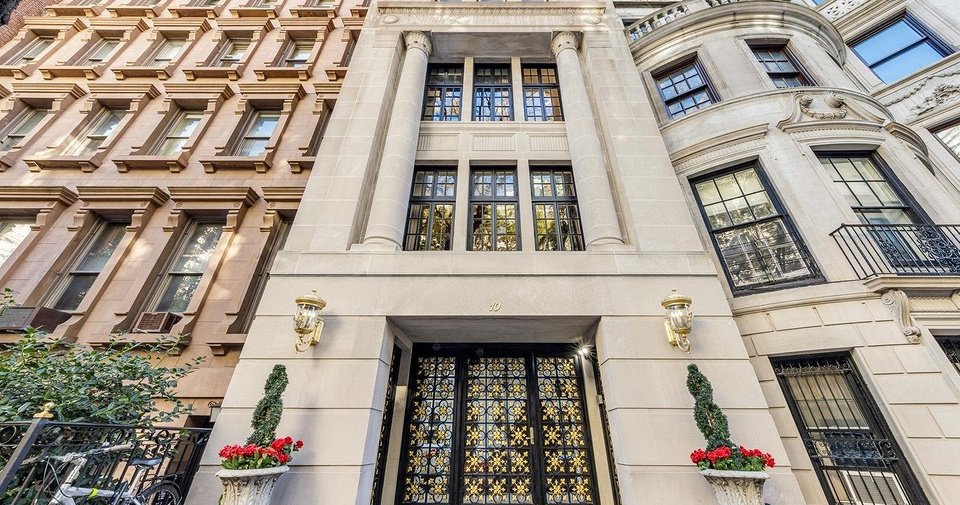 Дом с «золотым» интерьером: в Нью-Йорке продается таунхаус первой жены Дональда Трампа