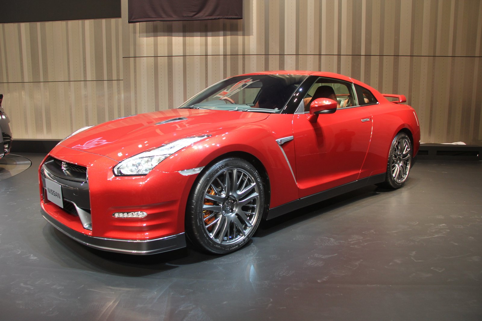 Nissan GT-R Nismo стал рекордсменом Нюрбургринга