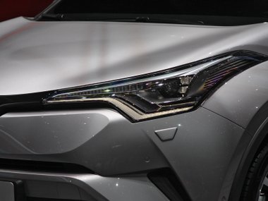 slide image for gallery: 20568 |  Toyota C-HR