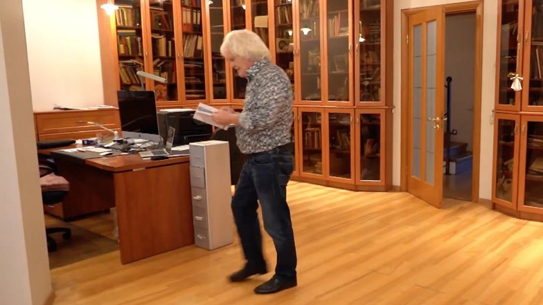 Кабинет Юрия Куклачёва с большой коллекцией книг. Фото: НТВ