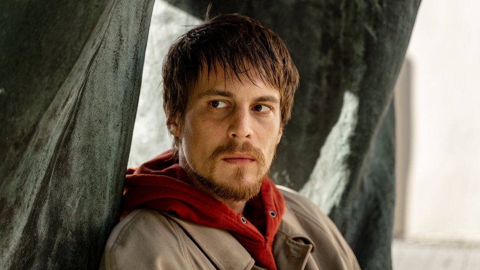Иван Янковский в сериале «Преступление и наказание» Иван Янковский в сериале «Преступление и наказание»