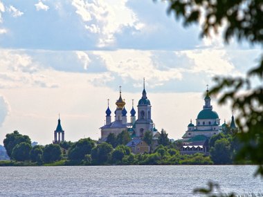 slide image for gallery: 17067 | Шрамы в памяти, или Второй подряд подиум в Volkswagen Polo Cup. Награждение