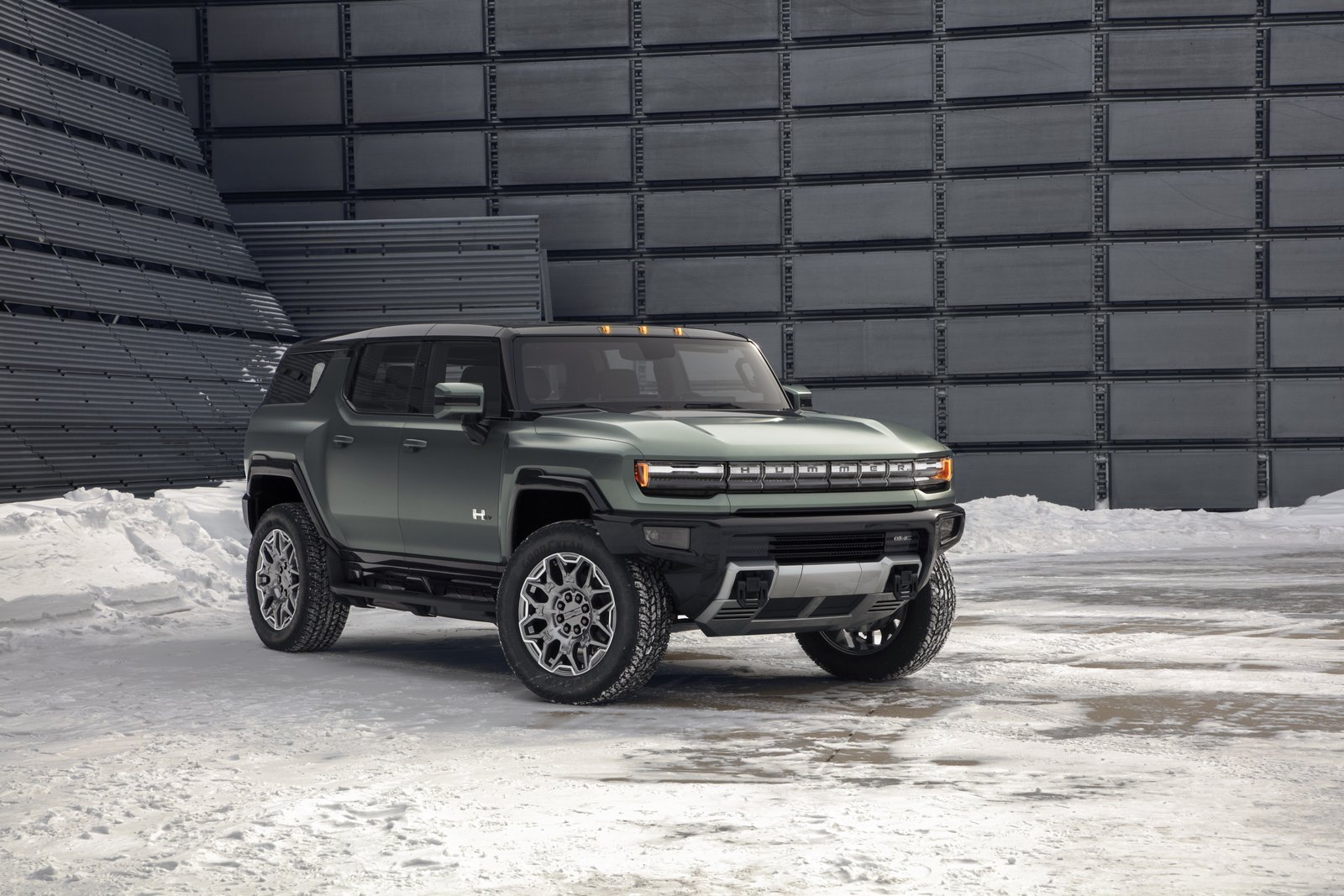 Обзор внедорожника GMC Hummer EV SUV: универсальность в квадрате