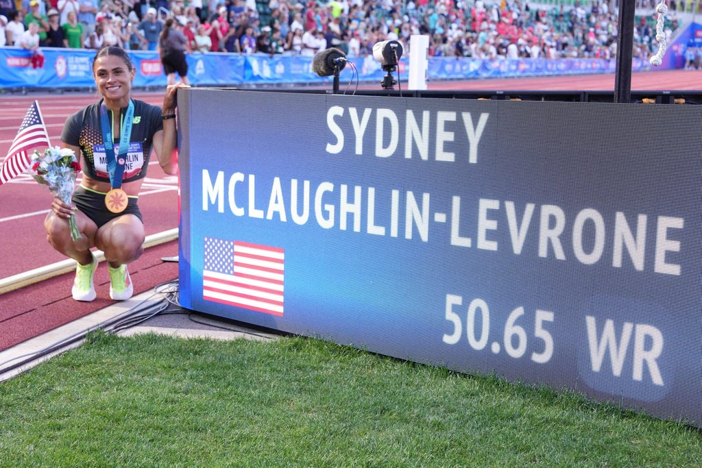 Американка побила мировой рекорд в беге на 400 м с барьерами