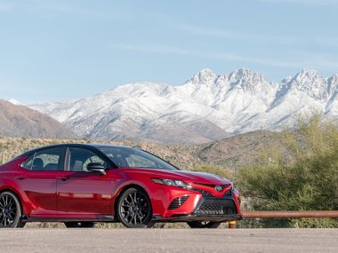slide image for gallery: 26098 | Toyota Camry TRD
