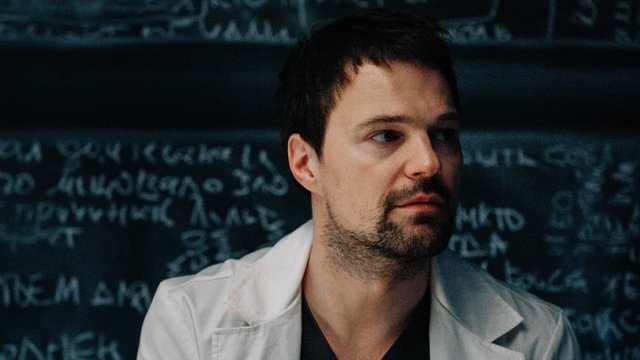 Данила Козловский на съемках сериала «13-я клиническая»