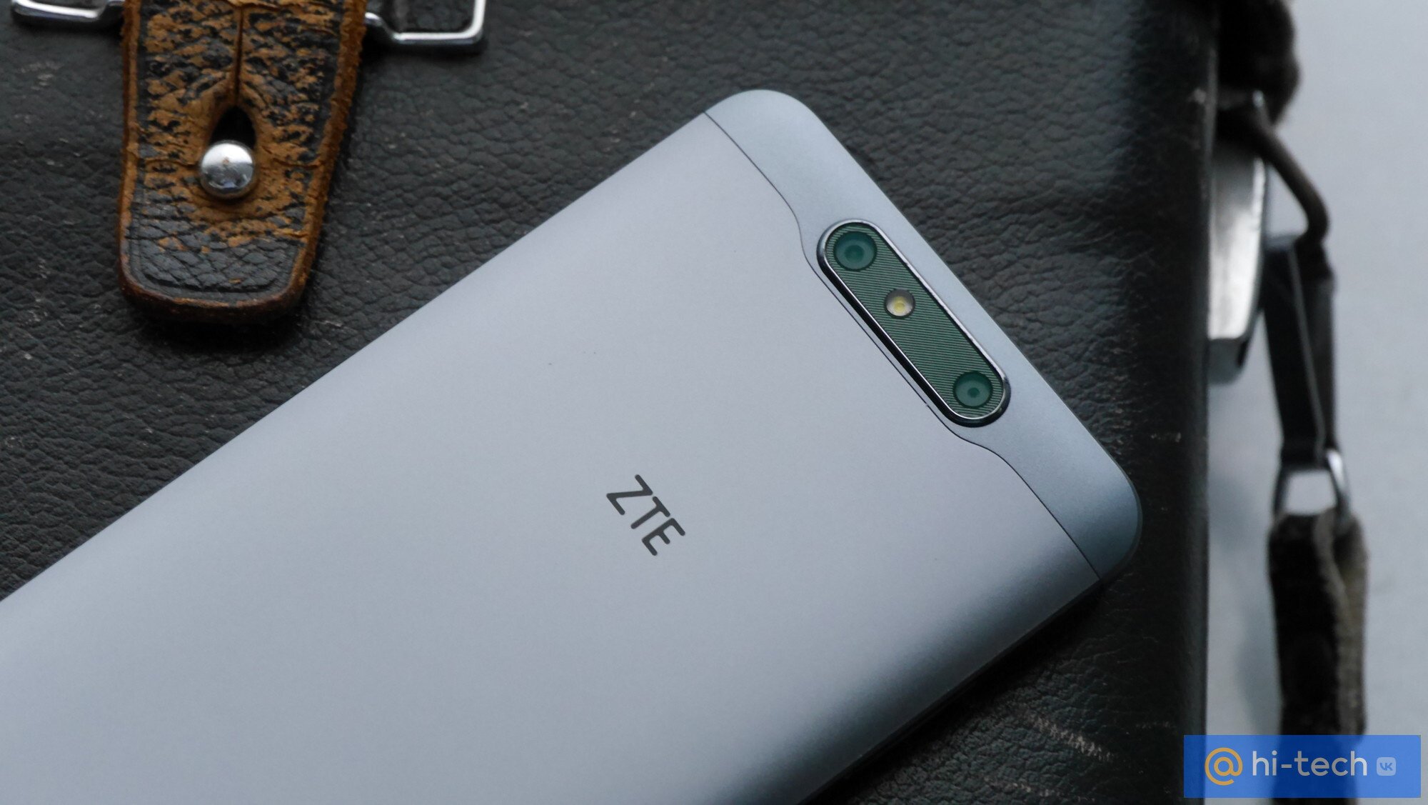 Эксклюзив: первые фото смартфона ZTE Blade V8 до анонса - Hi-Tech Mail.ru