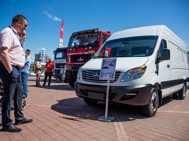 slide image for gallery: 24588 | МАЗ официально представил «мазубрика»