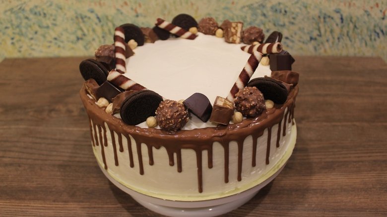Торт украшенный сладостями - 85 фото - смотреть онлайн