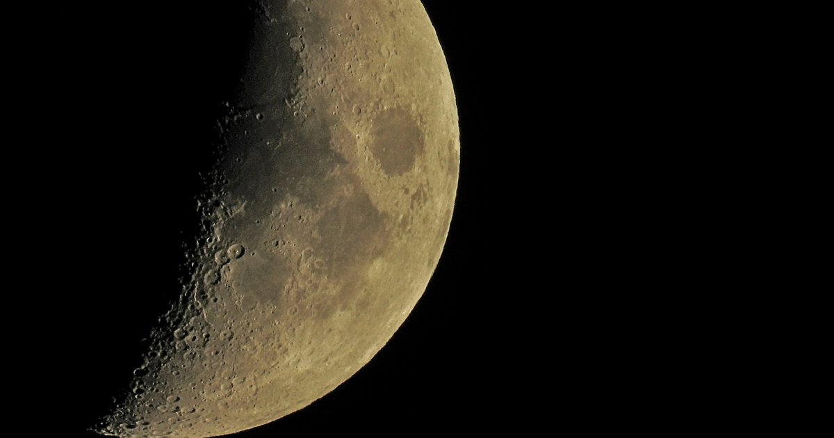 Раскрыта тайна появления крупнейшего кратера на Луне