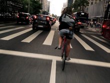 Кадр из Велосипеды против машин