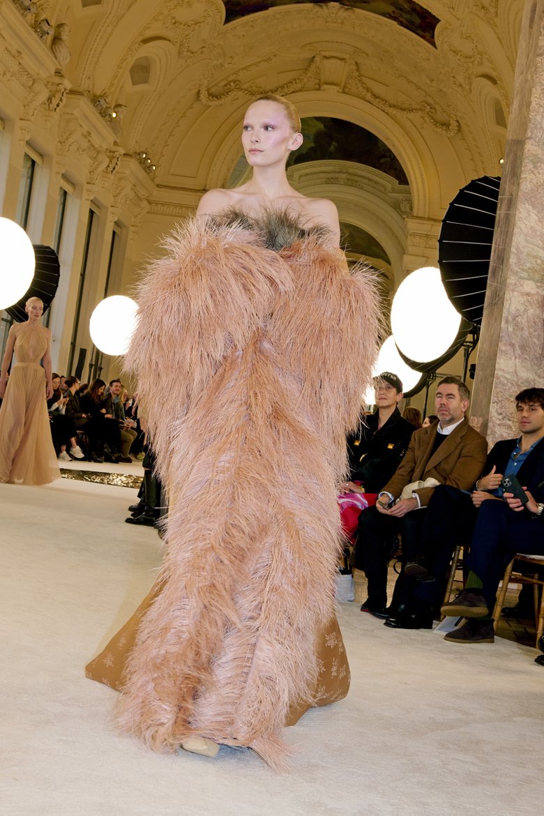 Schiaparelli Haute Couture весна-лето 2025 Schiaparelli Haute Couture весна-лето 2025